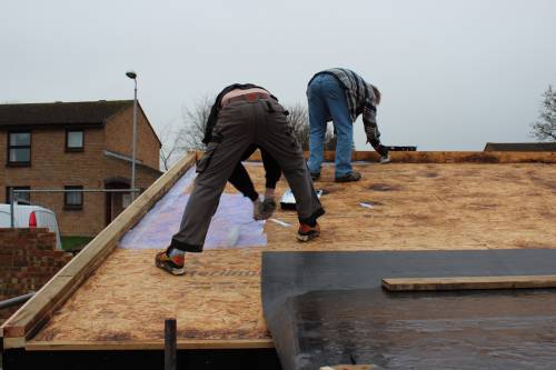 Applying the adhesive for the rubber